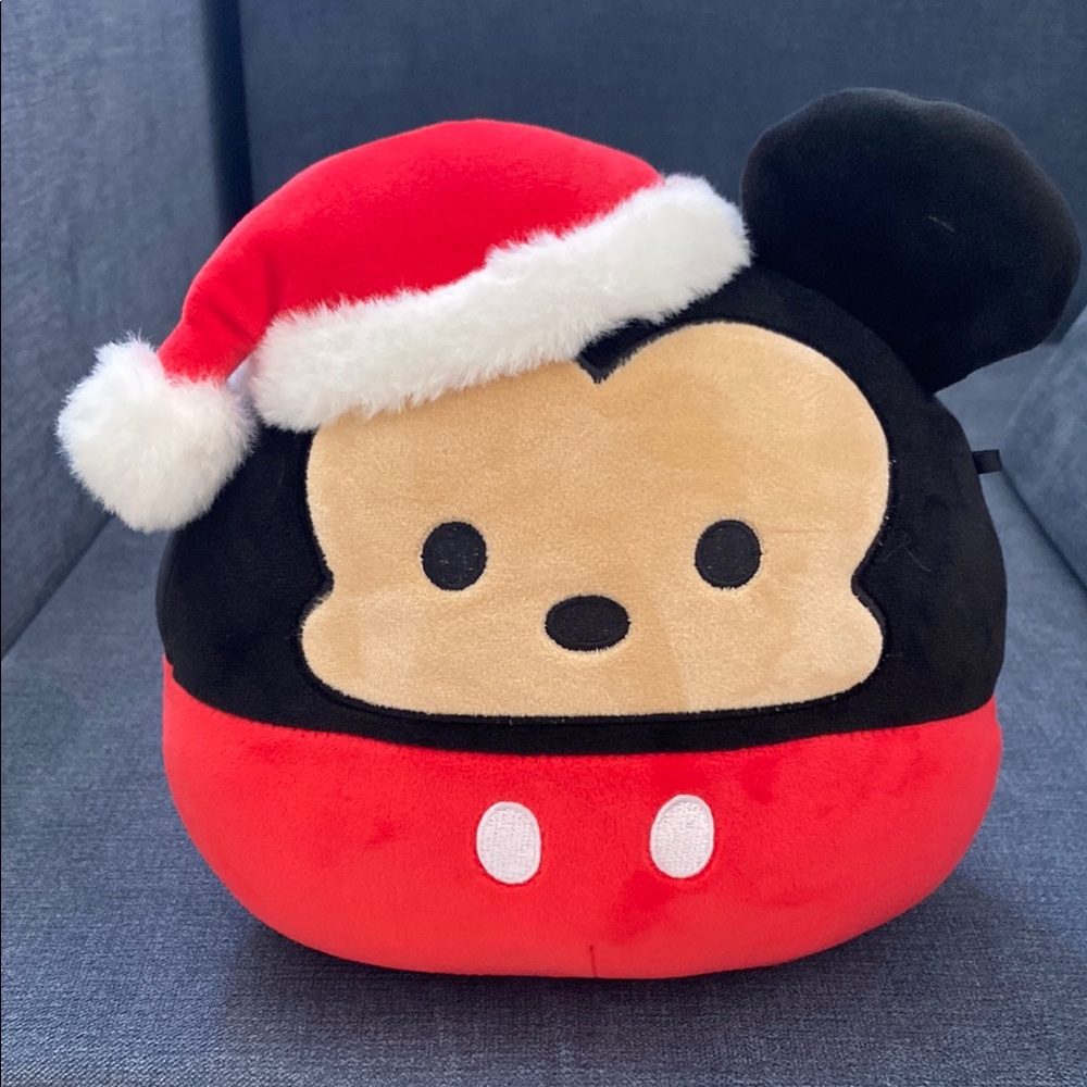 Squishmallows Mickey Santa